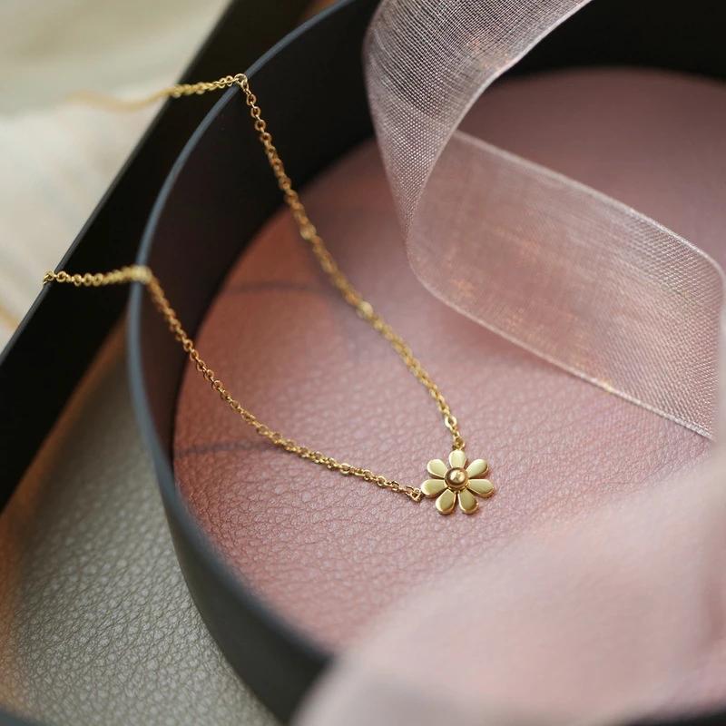 Classic Gold Color Stainless Steel Small Daisy Flower Pendant Necklace for Women Charm Sunflower Collar Earring Jewelry Set Gift