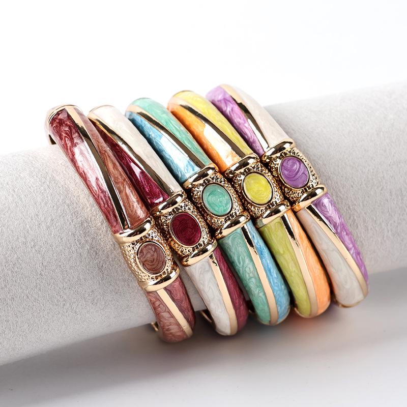 Retro Geometric Women's Elastic Bracelet - Fashion Drip Oil Series
