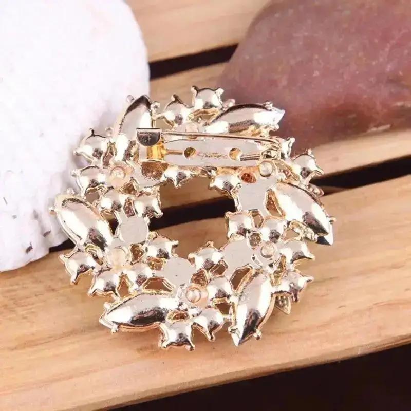 1 Pcs New Fashion Women Imitation Pearl Butterfly Brooch Rhinestone Wreath Leaf Brooch Pins Trend Elegant Party Wedding Jewely