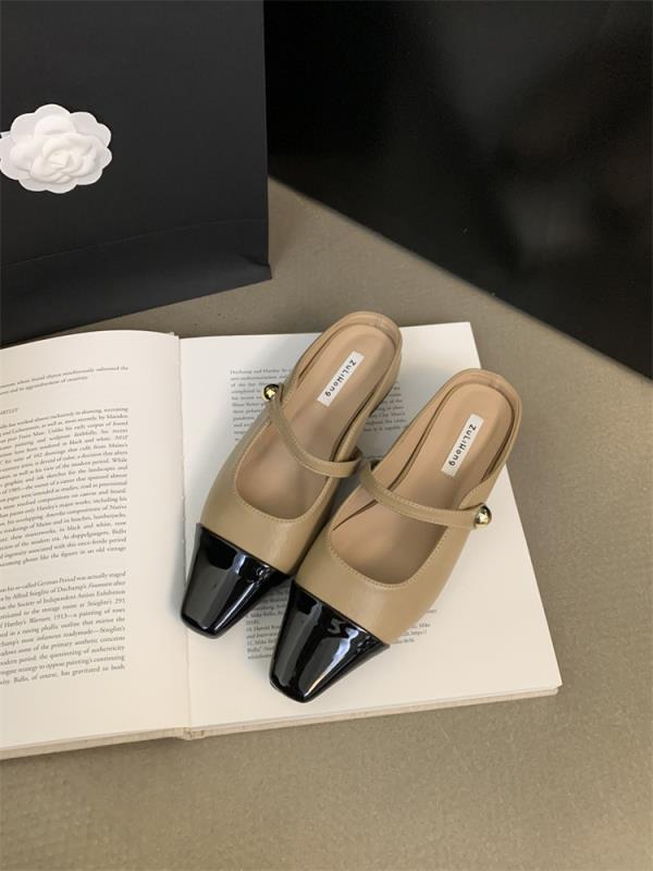 Fashion Cover Toe Shoes Low Square Heel Ladies' Slippers Luxury Slides Slipers Women Block Designer 2025 Soft Rome Fabric PU Hoof Heels