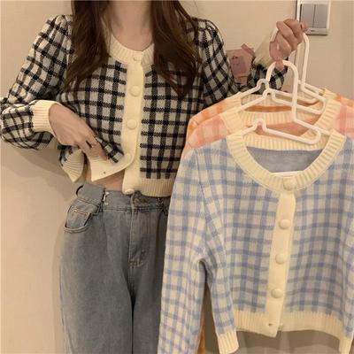Women's Korean Plaid Knitted Cardigan - Round Neck, Age-Reducing, Loose Fit, Short Style for Spring and Autumn 2025.