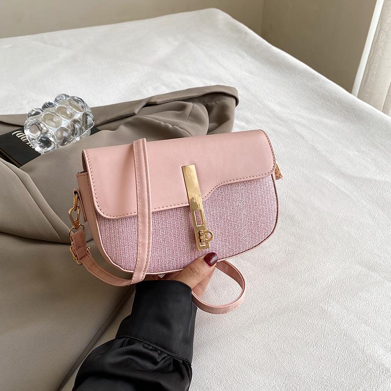 

Korean version of fashion handbag 2024 summer new women s bag foreign style casual shoulder bag personalized messenger saddle bag tide рожевий