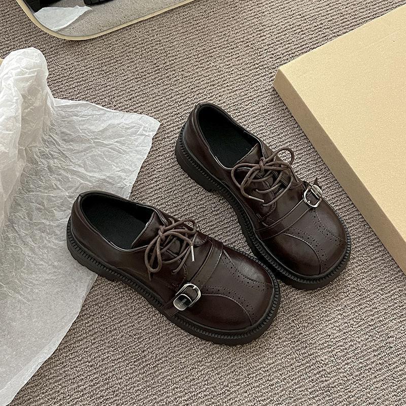 

Женские маленькие кожаные туфли на шнуровке в британском стиле, новинка осени 2025 года, на толстой подошве, на толстом каблуке, с пряжкой-ремнем, универсальные лоферы 40 коричневый