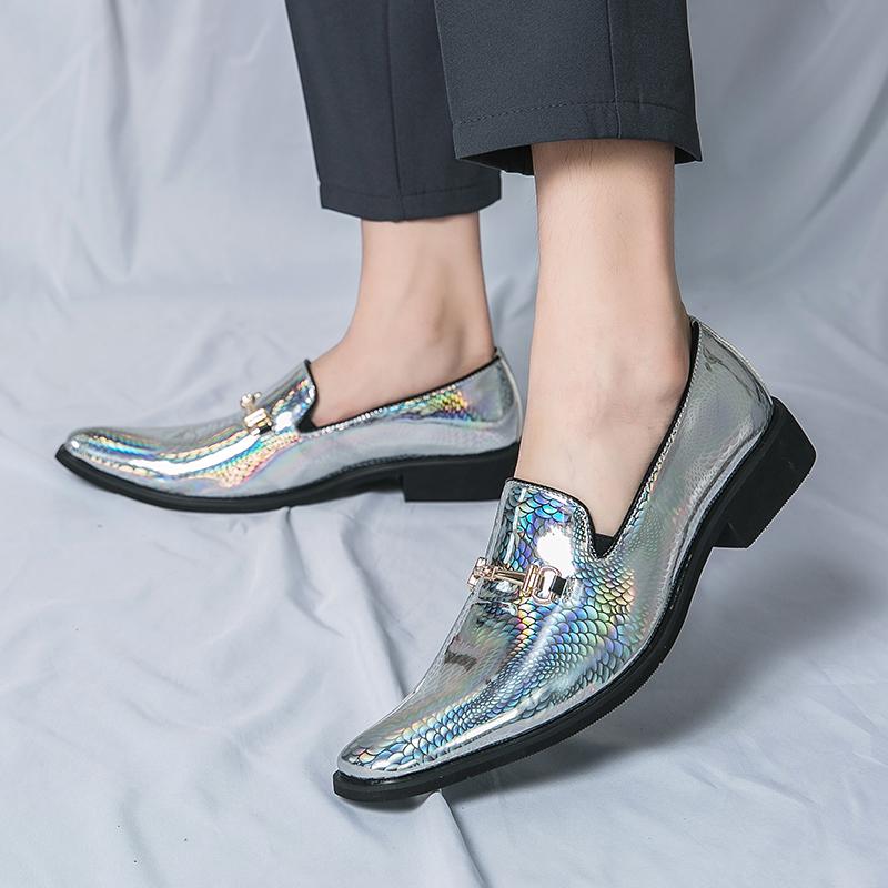 Modische vielseitige schwarze spitz zulaufende Schuhe mit Schlangenmuster Neue Herrenschuhe Slipper Herren Business Arbeit Büro Party Kleiderschuhe