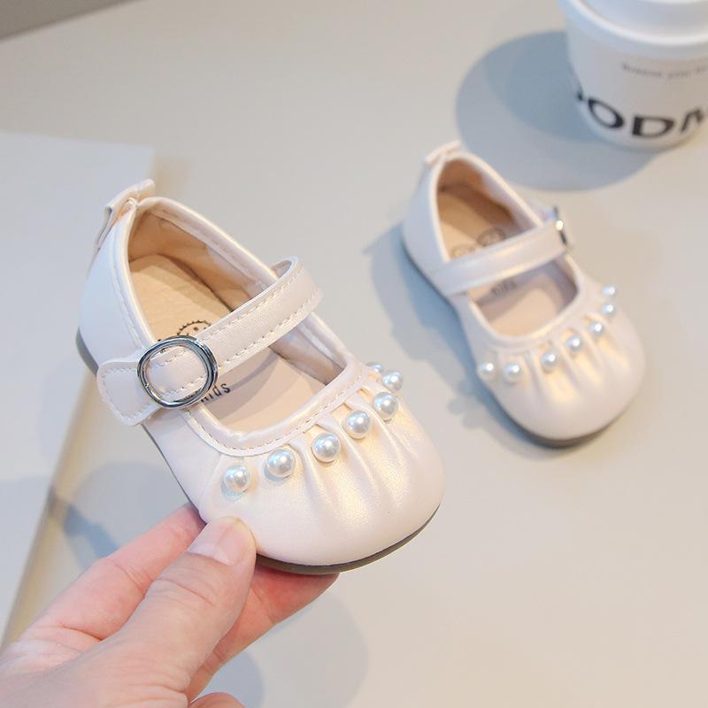 French Xiaoxiangfeng flat bottom shallow mouth single shoes girl baby toddler shoes baby shoes spring and autumn versatile pearl shoes children
