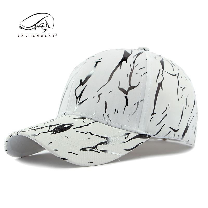 

Hat Men s Breathable Outdoor Sunscreen Sun Hat Hard Top Baseball Cap Women s Versatile Personality Graffiti Cap Tide Adjustable белый