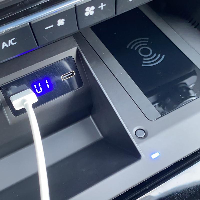 Car wireless charger 15w mobile phone charger fast charger charging holder for Mazda CX-5 CX5 2017 2018