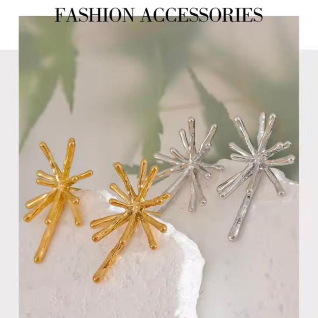 Used SALE! Luxury Gold Earrings, Luxurious, Elegant