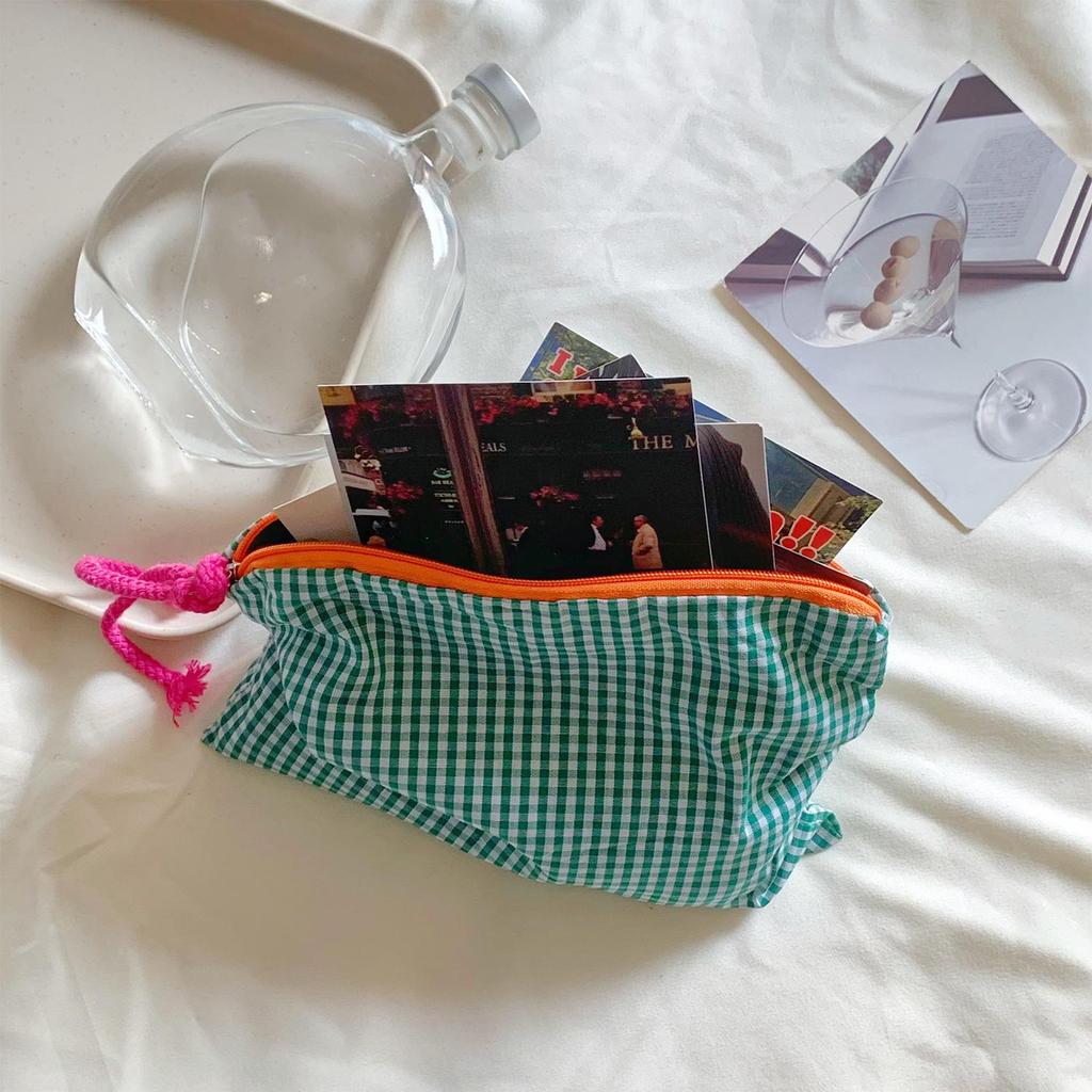 Creative Contrast Plaid Cosmetic Bag: Large Capacity, Hand-Held Travel Makeup and Brush Storage for Women.