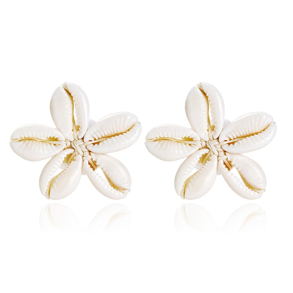 Beach vacation style seashell woven flower earrings suitable for wearing during summer play