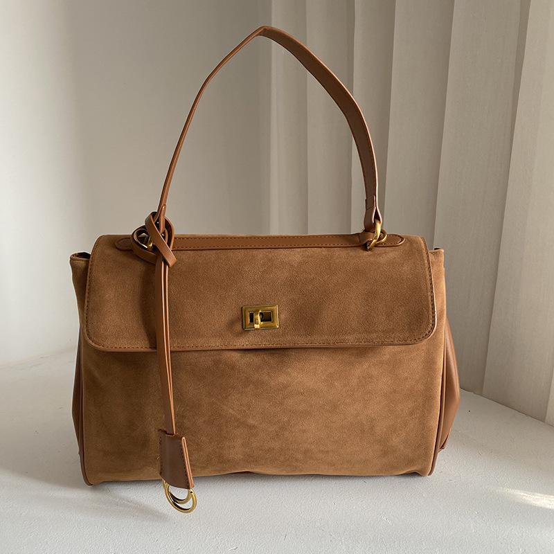 Vintage suede single leather shoulder messenger bag, high-end large-capacity portable underarm tote bag.