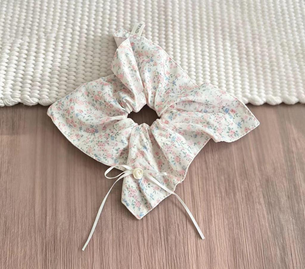 Korean Style Small Floral Hair Tie for Women - High-End 2026 Hair Accessory for Ponytails and Buns.
