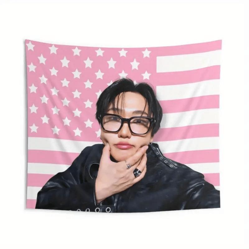 1Pc SKZ Changbin Cheeks American Flag Canvas Patriotic Pink White Stars Stripes Soft Polyester for Home Decor Birthday 74x94cm(29x37in)