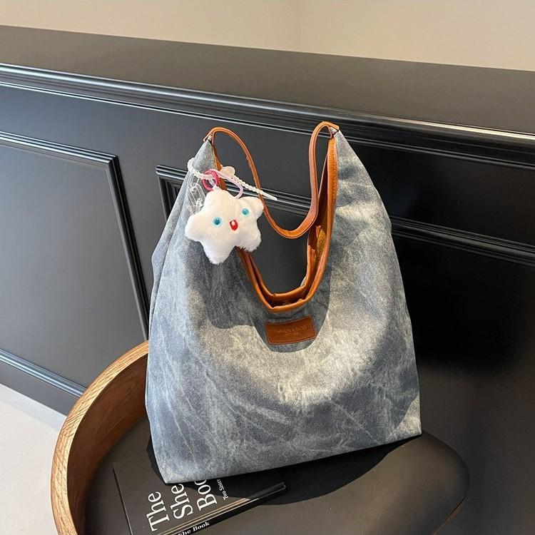 

Large capacity bag women s 2025 new commuter canvas denim tote bag college student class bag underarm shoulder bag
