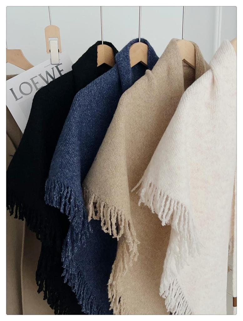 Korean-Inspired Tassel Triangle Shawl: Women's Autumn/Winter Solid Color, Versatile, Cozy Scarf.