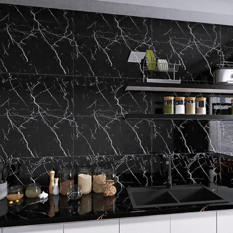 Adesivo autoadesivo con motivo in marmo simulato per piastrelle Decorazione da parete Pannello impermeabile in alluminio-plastica per WC