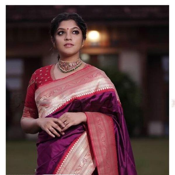 Piękny złoty Jari z nowym designem, miękkim jedwabnym sari Lichi