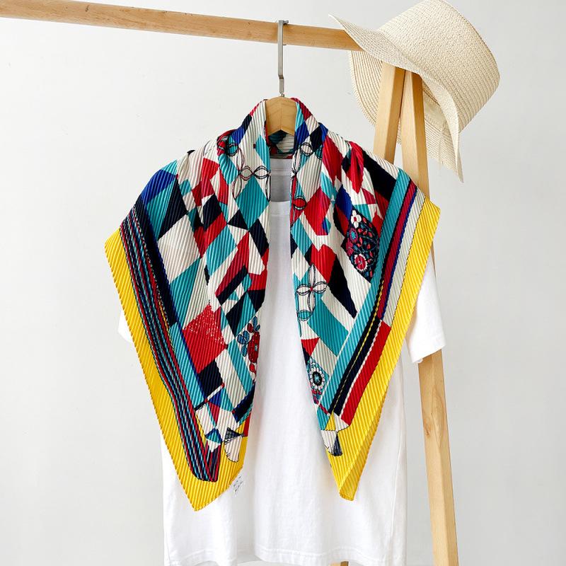 

Новый плиссированный шелковый твиловый расписной квадратный шарф для женщин, треугольный шарф, повязанный на талии, европейский и американский хип-трендовый головной платок, шаль 124*88