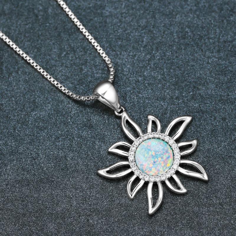 White gold round blue white edge white diamond sunflower hollow pendant necklace women s versatile collarbone chain