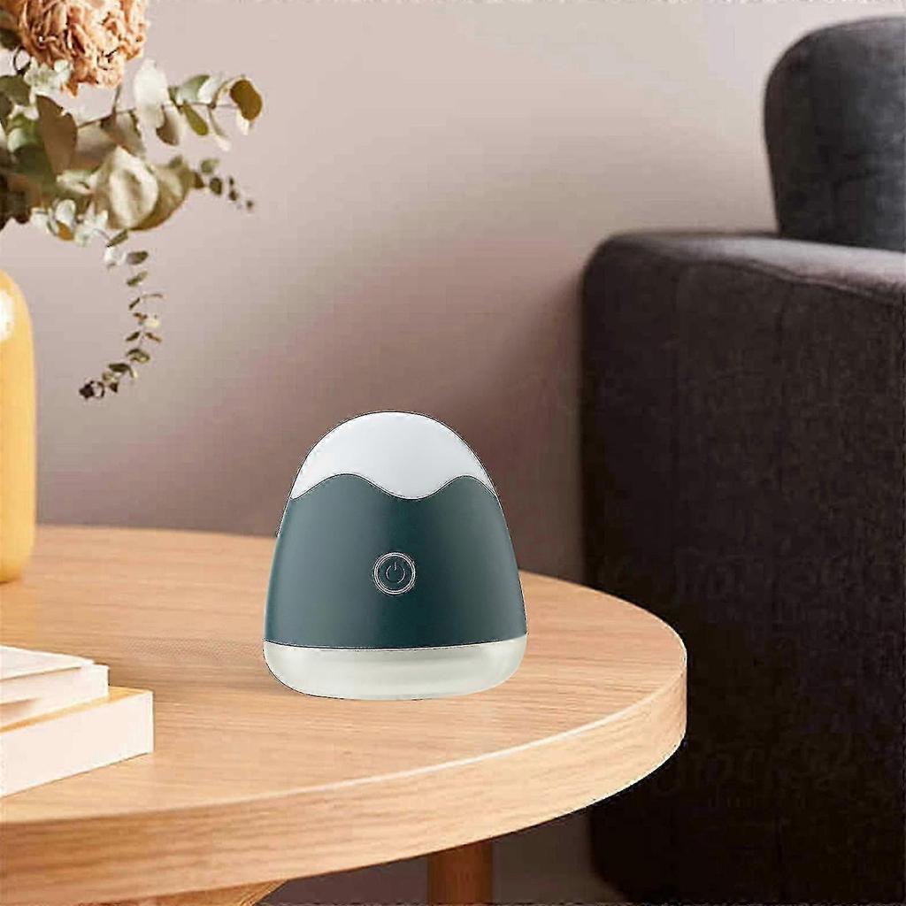 Battery-powered portable fabric shaver with 1 replaceable stainless steel blade. Removes lint and lint from clothing.