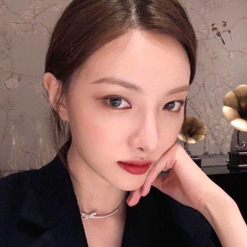 Exquisite Luxury Women Plate Necklace Elegant Bow Full Smile Zircon Clavicle Sweater Chain Women Necklace