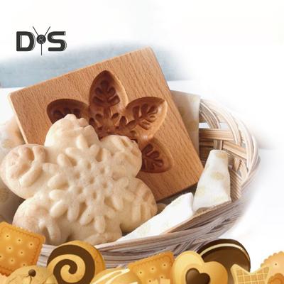Wooden Gingerbread Biscuit Mold DIY Portable Stylish Cookie Cutter for Parent-Child Fun Wood Material