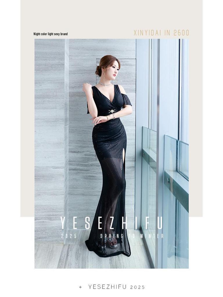 Chic Strappy Low-Cut Evening Gown with High Slit