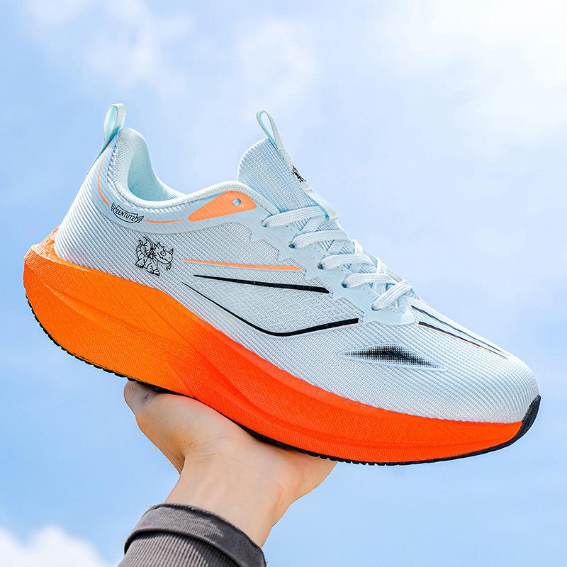 Refreshing and breathable mesh shoes Low-top lightweight shock-absorbing and rebound sports running shoes Men and women have the same style of real