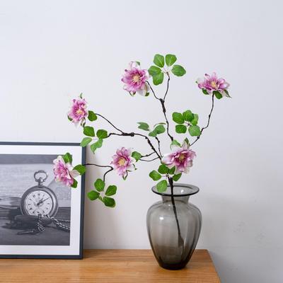 Ev Dekoru – Dekoratif çiçekler ve çelenkler