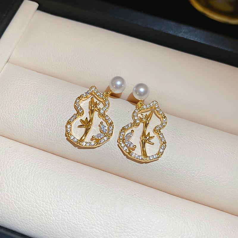 Silver Needle Zircon Flower Pearl Stud Earrings Exquisite Light Luxury High-end Earrings Niche White Versatile Earrings