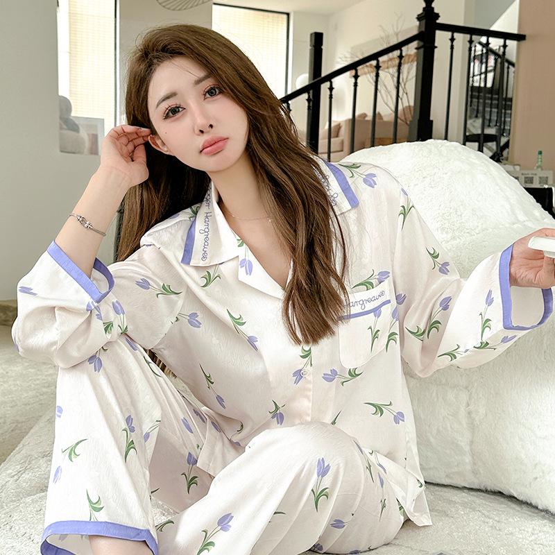 

Spring Collection: Purple Tulip Heart Jacquard Ice Silk Pajamas for Women Large фіолетовий