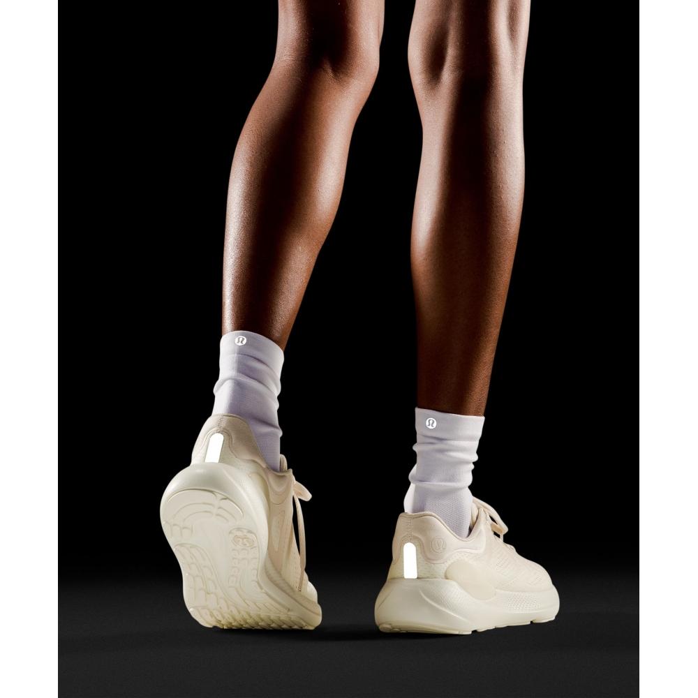 Lululemon Women S Beyondfeel Running Shoe breakfaSt Tea Coconut Ivory Coconut Ivory