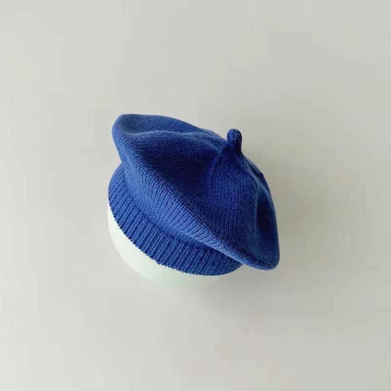 Stylish Unisex Knitted Wool Beret for Children - Cute Candy Color Hat for Autumn and Winter.