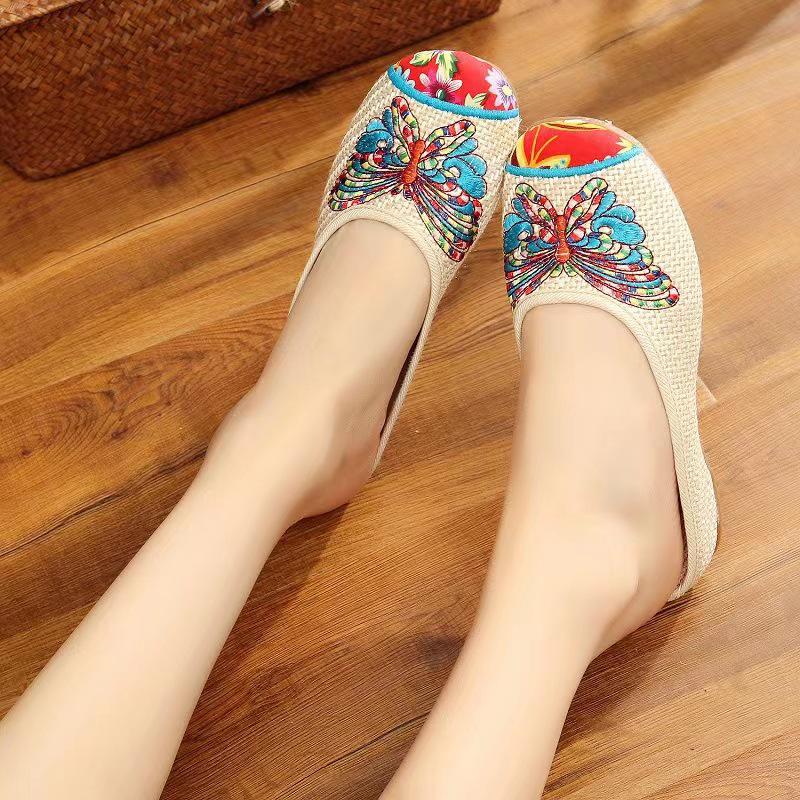 Women's Ethnic Butterfly Embroidery Closed-Toe Cloth Slippers with Tendon Sole