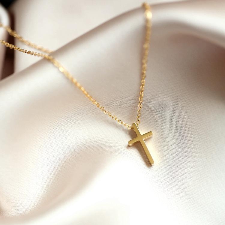 Women's 2024 Luxury Cross Necklace - Gold Titan Clavicle Chain, Non-fading Titanium Steel Accessory