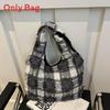 Canvas Tote Bag For Women With Quilted Pattern And Shoulder Strap For Casual Daily Use