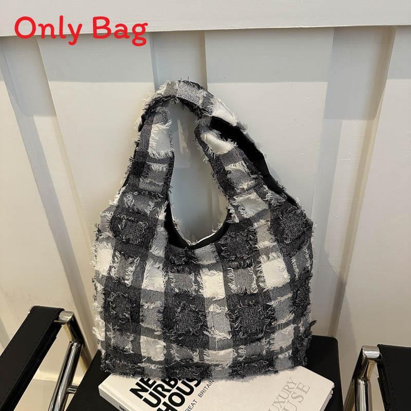Canvas Tote Bag For Women With Quilted Pattern And Shoulder Strap For Casual Daily Use