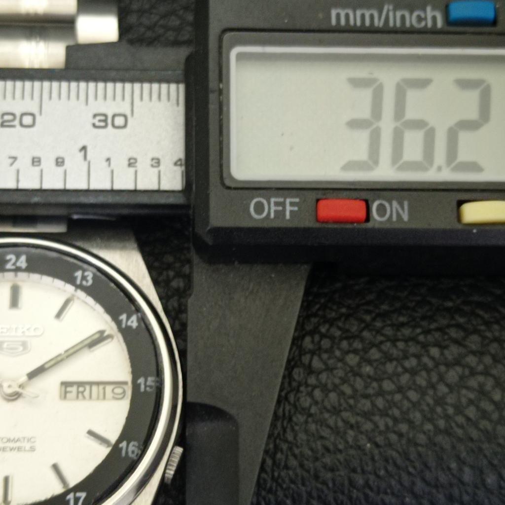 GENUINE VINTAGE SEIKO 5 JAPAN AUTOMATIC 7009A MENS ORIGINAL DIAL WATCH a702123-5 R208-a702123