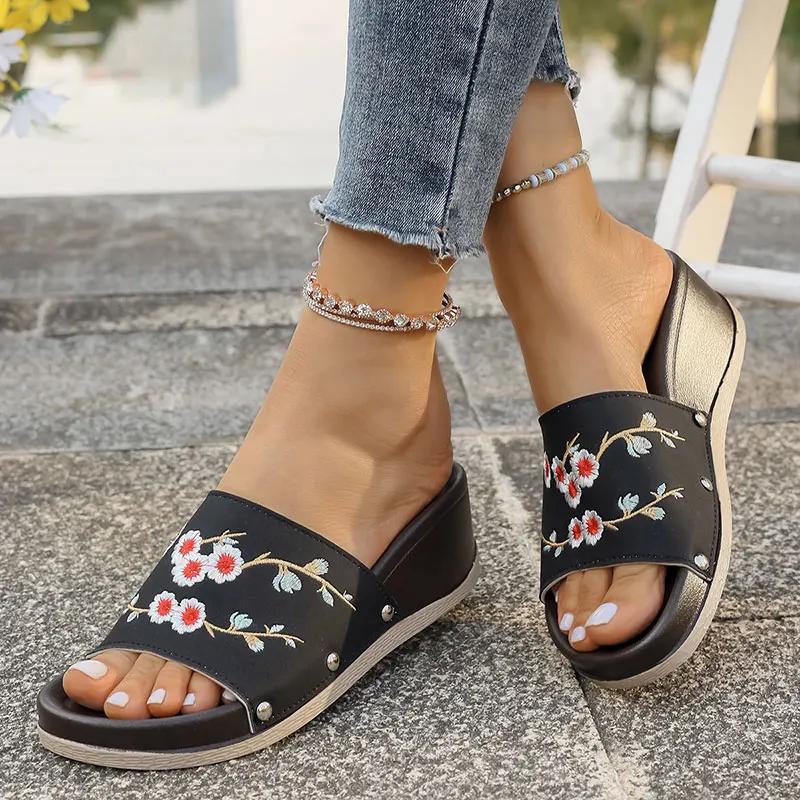 Fashion Embroider Decor Wedges Sandals for Women Summer Thick Sole Non Slip Beach Slippers Plus Size Comfort Chunky Platform Slides
