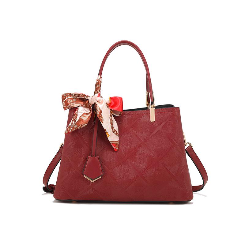 

Women s Red Wedding Handbag: Fashion Tote for Ladies & Mother-in-Law s Banquet Gift