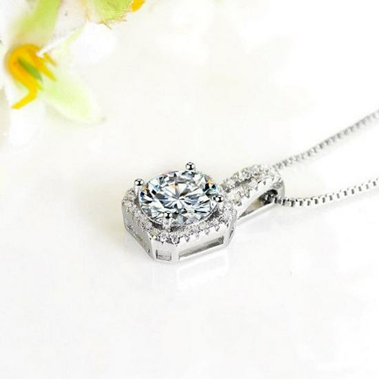 Collier Pendentif Carré Zircon Style Coréen - Chaîne Courte Clavicule pour Femme, Cadeau pour Petite Amie