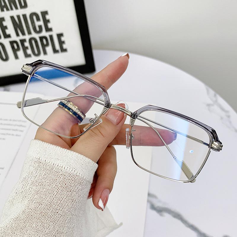 New Fashion Brand Design Women Eyebrows Eyeglass Frame Anti Blue Light Short Sight Prescription Myopia Glasses Photochromic -1.5