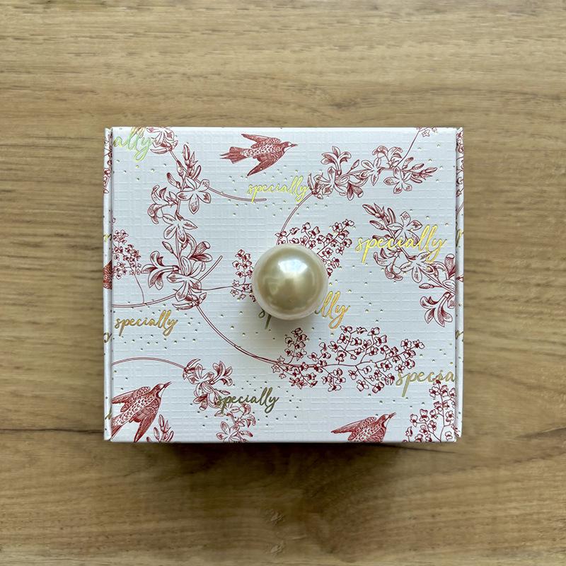 Pearl-Decorated Hand-Painted French Wedding Candy & Gift Box красный