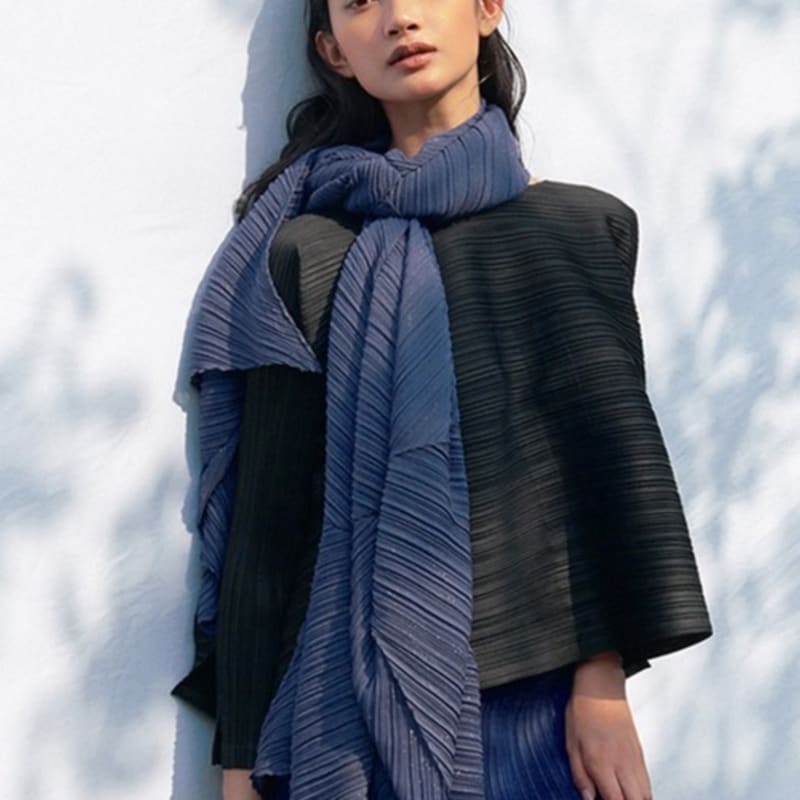 

FINE PLEATS Pleated Glitter Scarf in Blue FREE