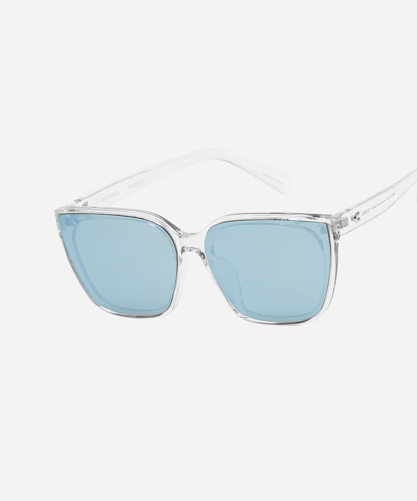 Neotelia Tenesi · Clear
