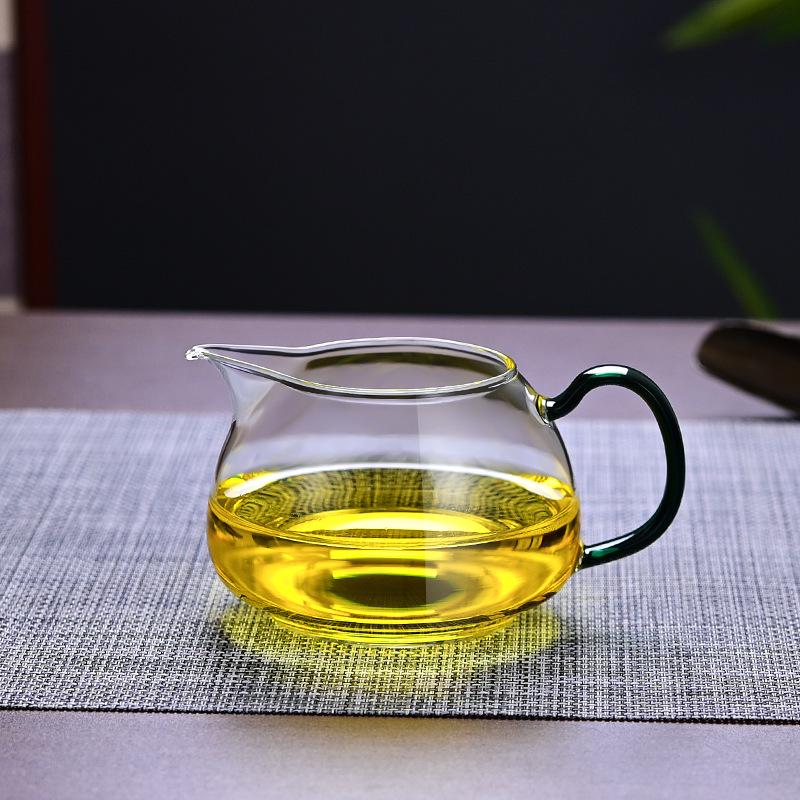 Side-Handle Borosilicate Glass Tea Separator - Heat-Resistant Gong Dao Bei for Kung Fu Tea Ceremony