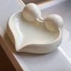 White Heart-Shaped Soap Drain Rack, Fashionable And Niche High Luxury, White Non-Perforated Design, for Drainage, Toilet Soap Dish for Sinks