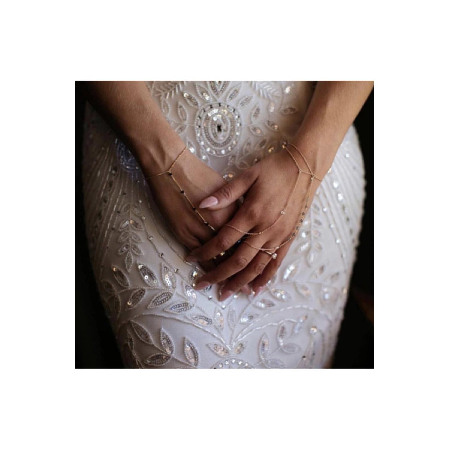 

Женский золотой набор аксессуаров для рук с тройным кристаллом и камнем