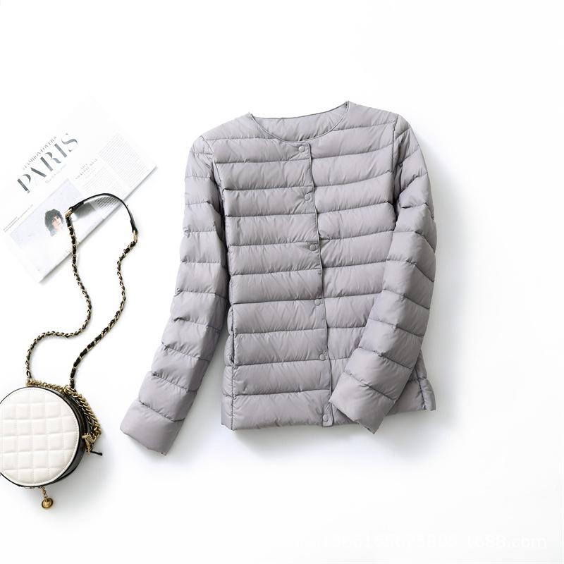 Leichte Daunenjacke Damen Kurz Joker Rundhals mit Herbst und Winter Leichtgewicht Kragenlose Daunen Thermofutter Jacke.
