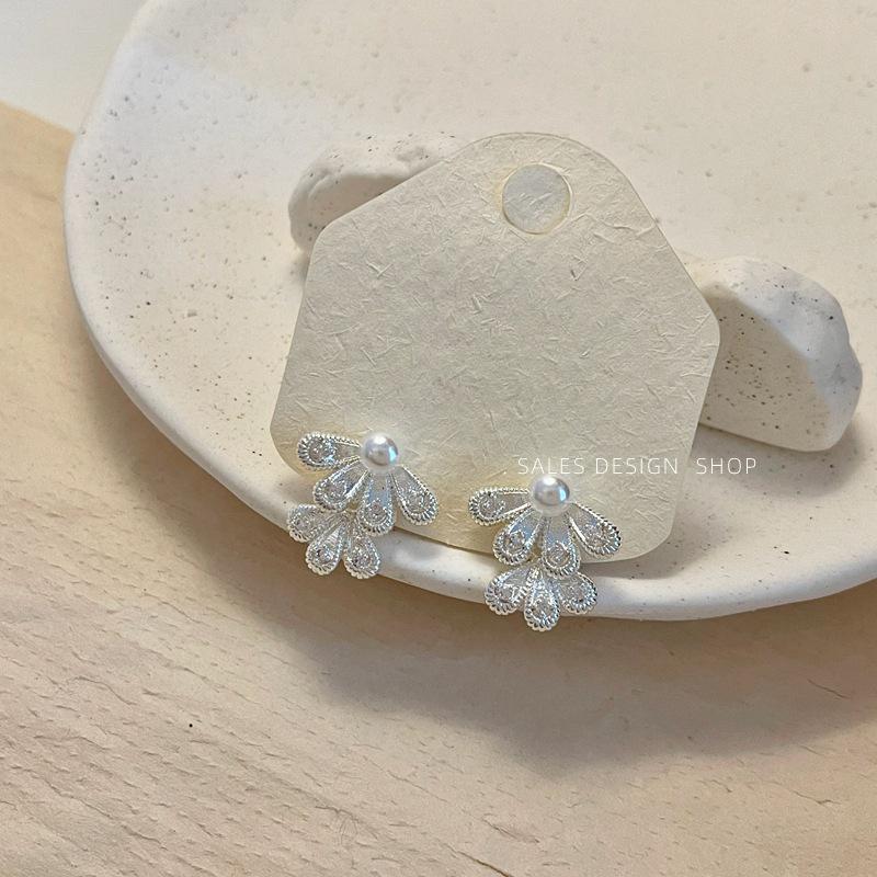 French Luxurious Double Layer Pearl Petal Stud Earrings - Elegant, High-End, Versatile Design for Women